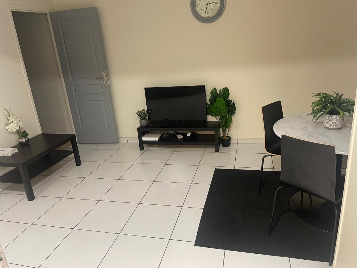 Residence Chene- 15 Mn De Paris Et 05 Mn D'Orly Aeroport Viry-Chatillon Exterior photo